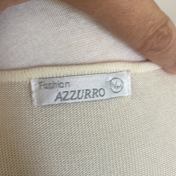 A nice top detailed with beads.  Perfect with jeans - Picture 4 of 4